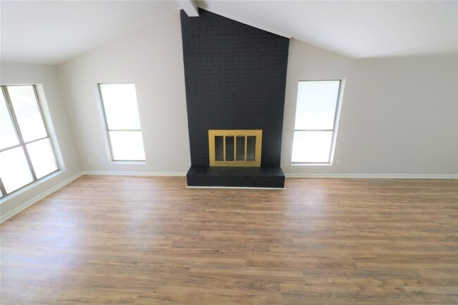 Building Photo - 2705 Wilmington Dr