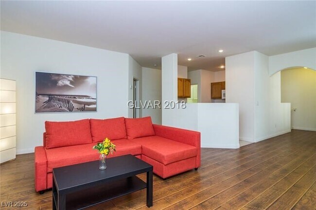 Building Photo - 2050 W Warm Springs Rd