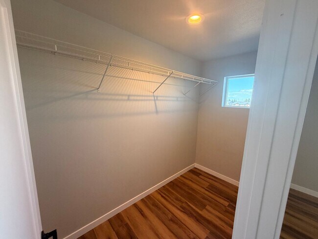 Building Photo - 13817 W Redding Dr