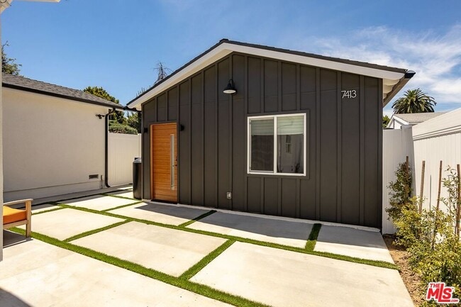 Building Photo - 7413 Jamieson Ave