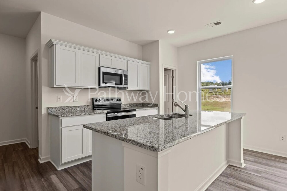Building Photo - 12721 Haymarket Rd