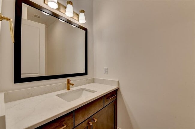 Building Photo - 435 Mayfair Ct