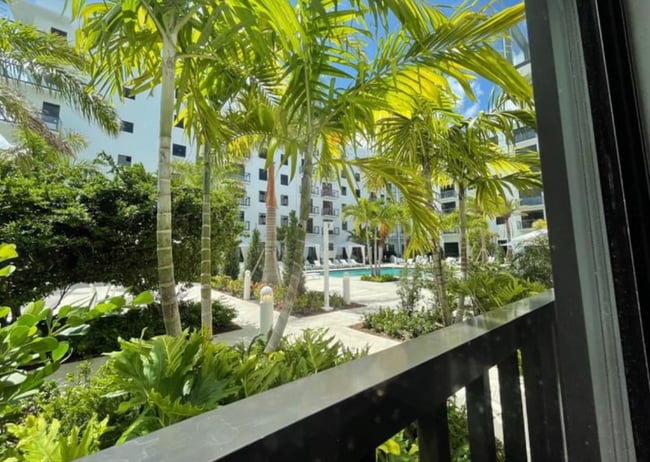 Building Photo - 2321 Laguna Cir