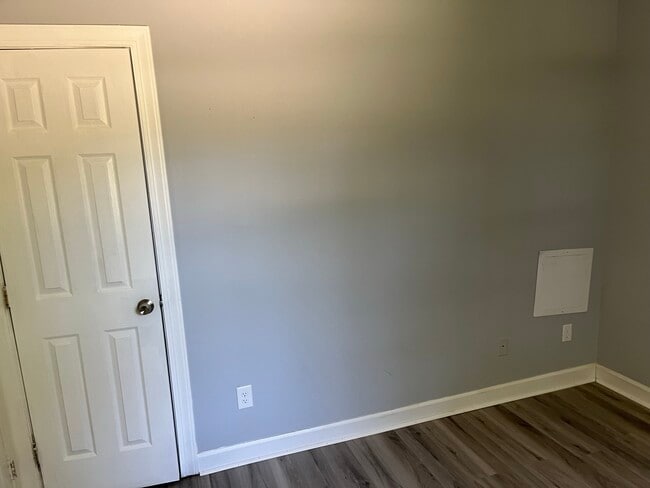 Building Photo - 901 Marlborough Rd