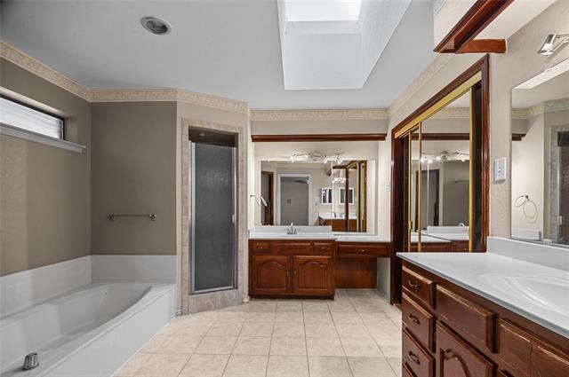 Building Photo - 2417 La Vida Pl