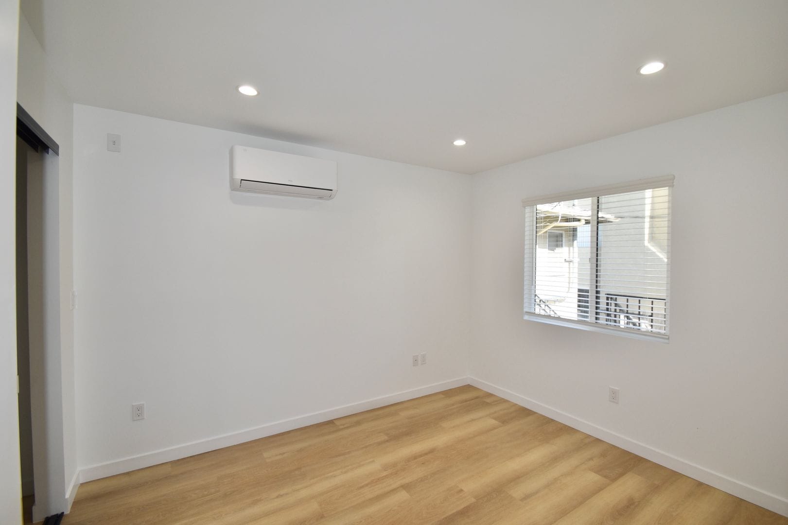 Building Photo - 14418 Dickens St