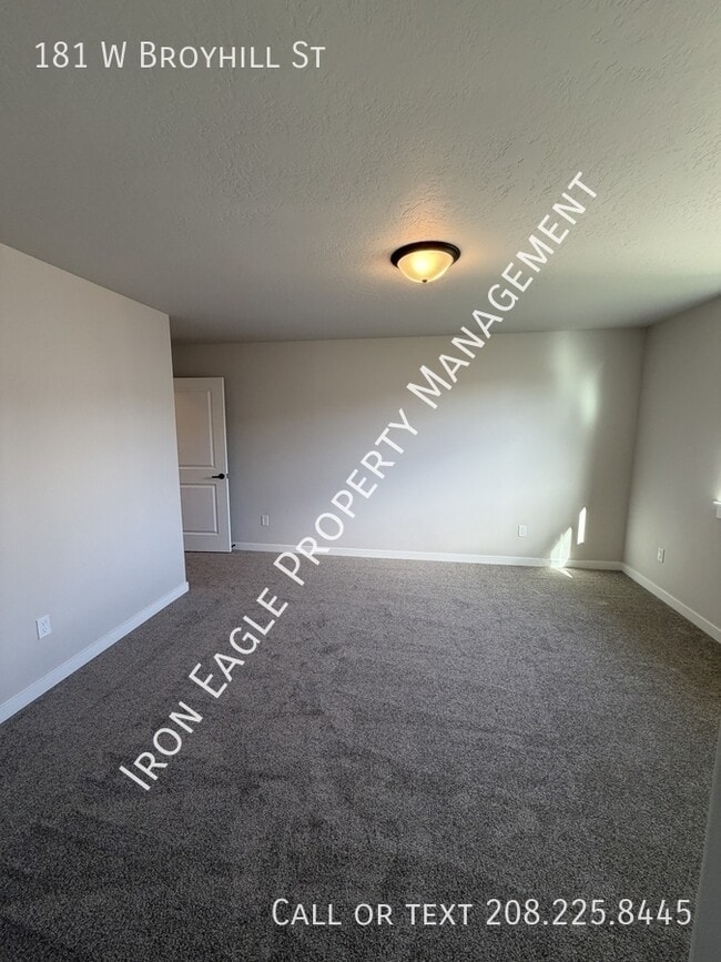 Building Photo - 181 W Broyhill St