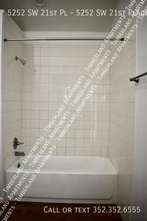 Building Photo - 5252 SW 21st Pl