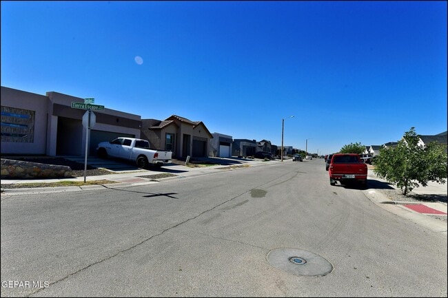 Building Photo - 14945 Tierra Escape Ave