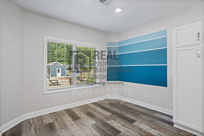 Building Photo - 338 Crusaw Dr