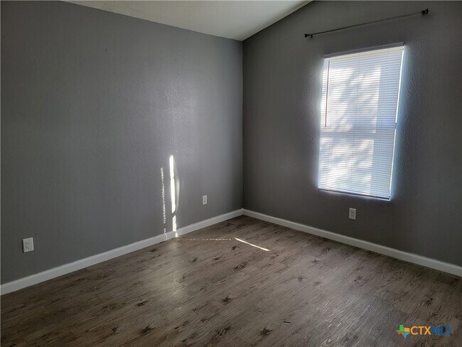 Building Photo - 2708 Taft St