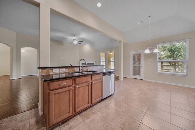 Building Photo - 25208 Forest Ledge Dr