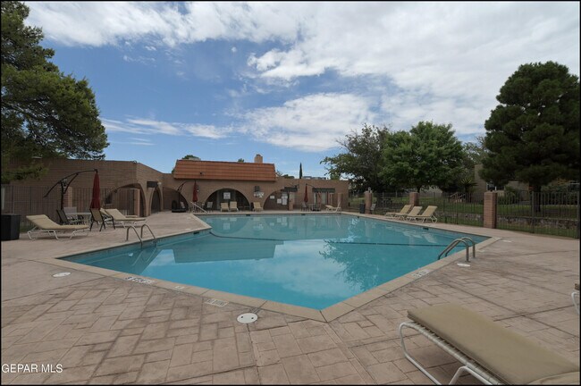 Building Photo - 257 Maricopa Dr