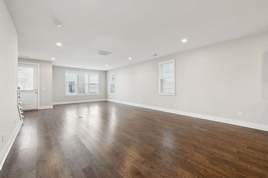 Building Photo - 713 Mill Creek Meadow Dr