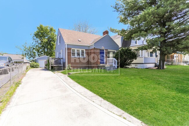 Building Photo - Great Three Bedroom and One Bath Single Family Home