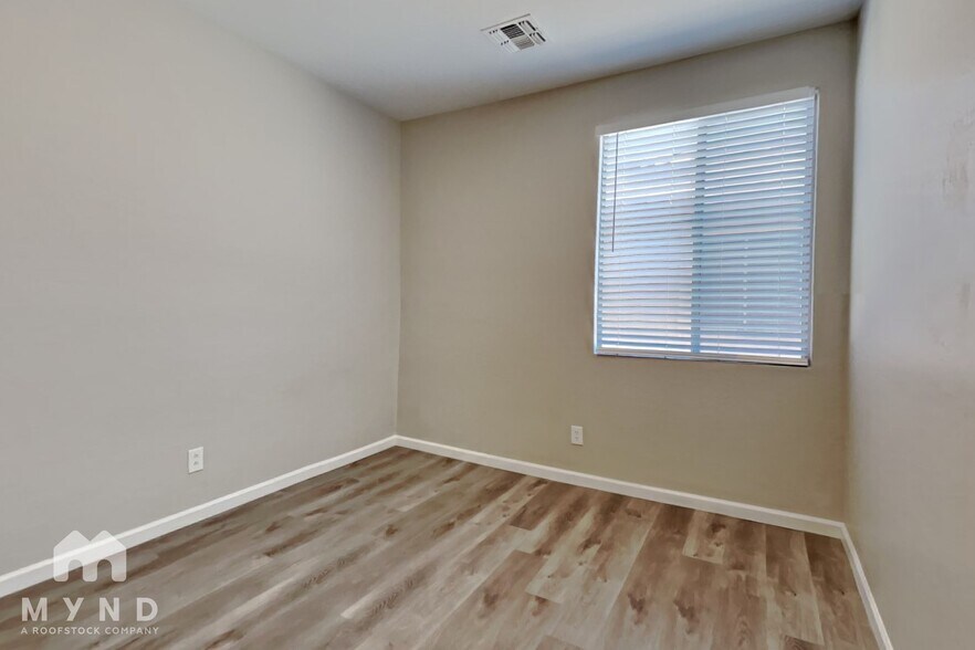 Building Photo - 6834 S 30th Ln