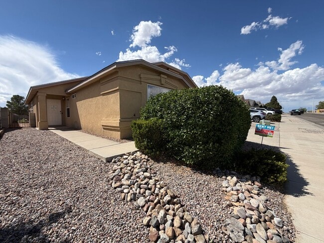 Building Photo - 10601 Rio Del Sole Ct NW