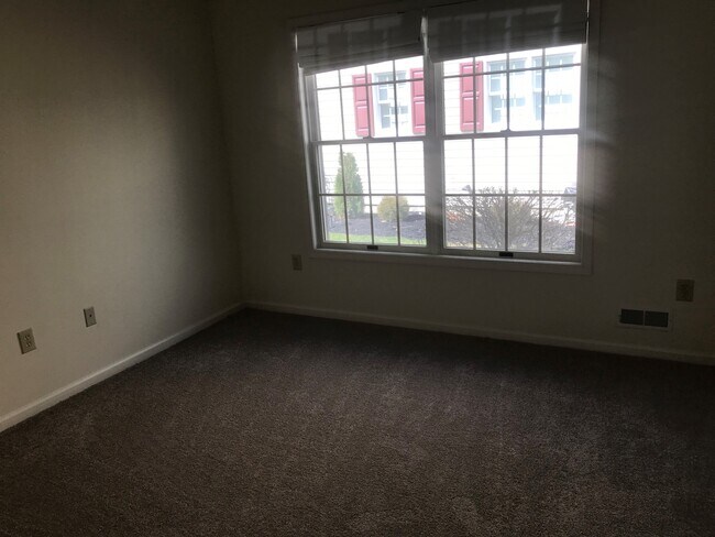 Guest Bedroom - 12 Sunset Ln