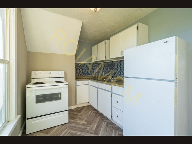 Building Photo - 605 2nd Ave N