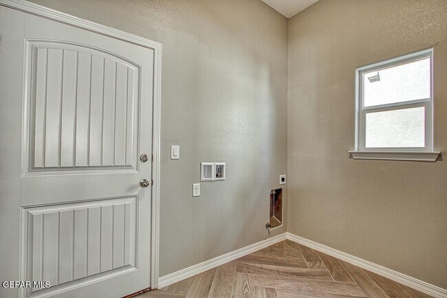 Building Photo - 14945 Tierra Haven Ave
