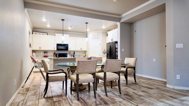 Building Photo - 5704 Winchester Ave