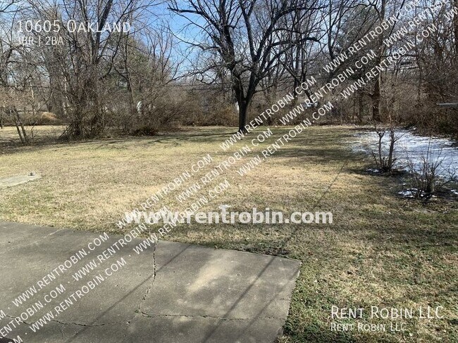 Building Photo - 10605 Oakland-