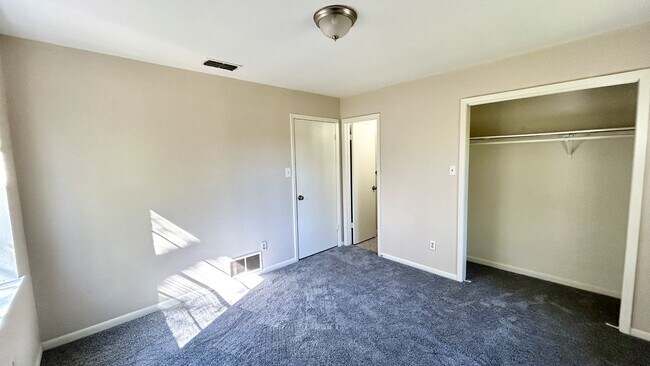 Building Photo - 140 VZ County Rd 2153