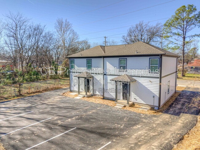 Building Photo - 652 Ayers St