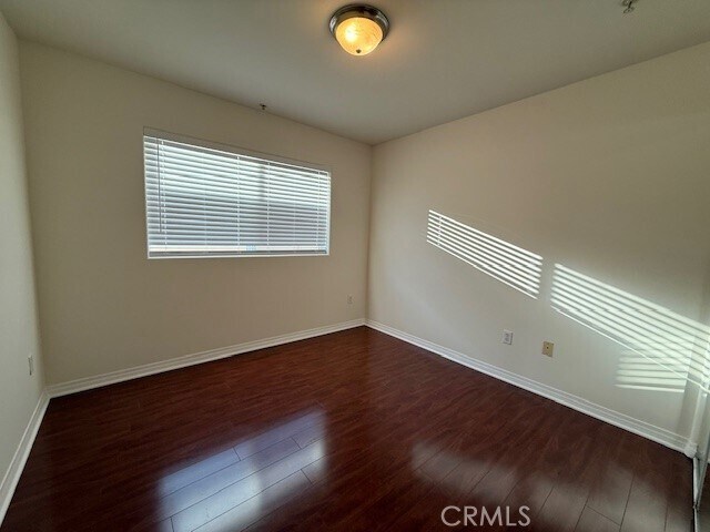 Building Photo - 13525 Vanowen St