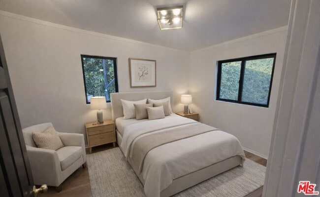 Building Photo - 620 N Poinsettia Pl