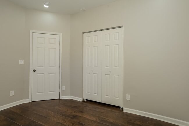 Building Photo - 4581 Doral Dr SW