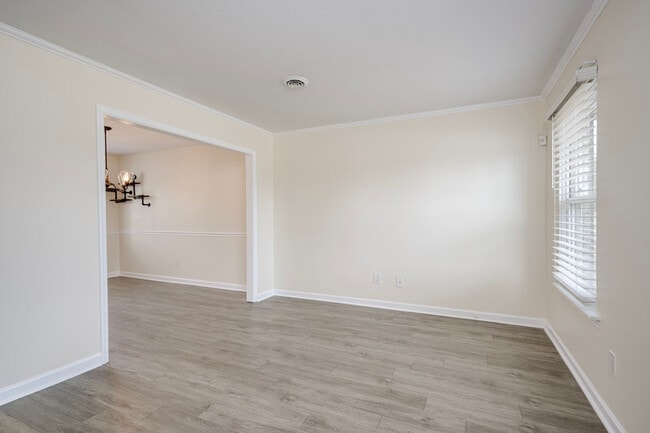 Building Photo - 115 Sunnywood Dr