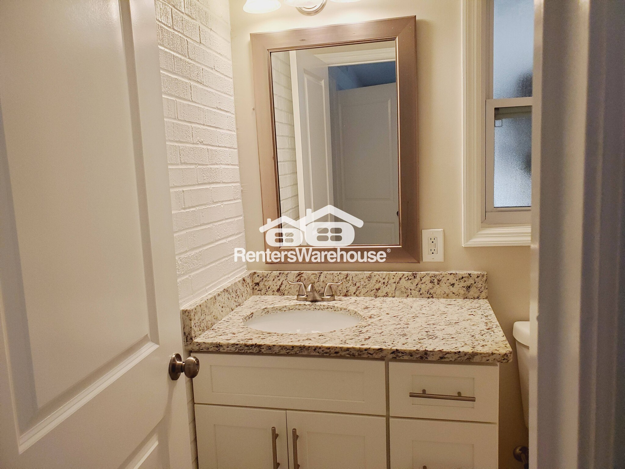 Building Photo - 5785 Crabapple Dr SW