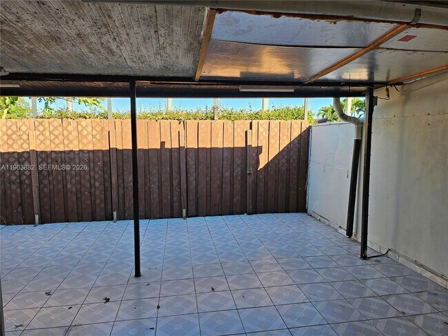 Building Photo - 4907 SW 137th Ct