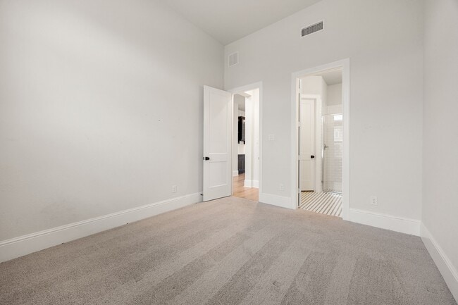Building Photo - 734 Platinum Stone Ln