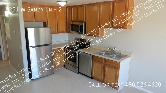 Building Photo - 8251 W Sandy Ln