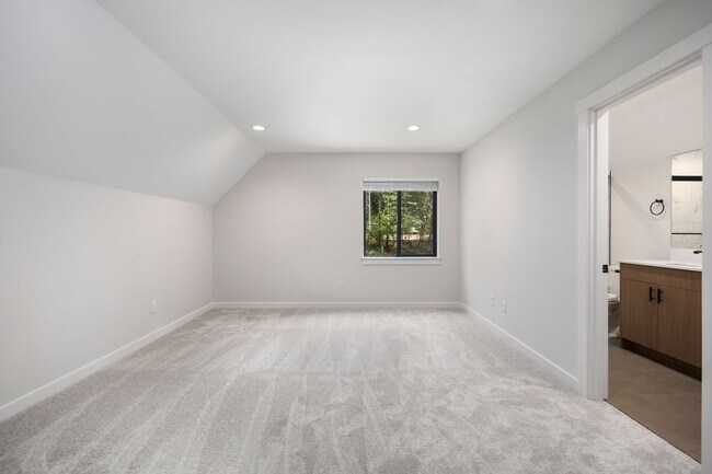 Building Photo - $2595 3 bedroom/2 1/2 bath Clearwood New Construction, Custom Chalet-style Home In Yelm.