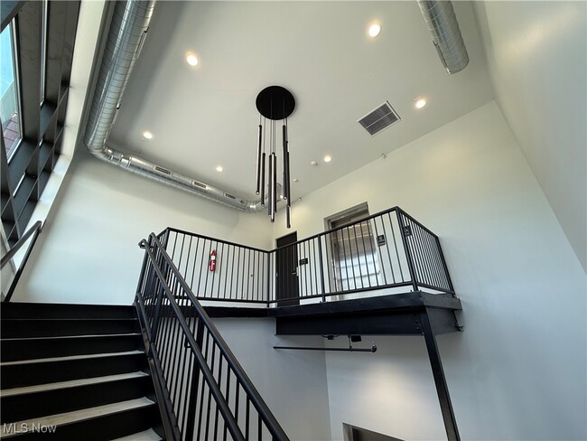 Building Photo - 203 Park Dr