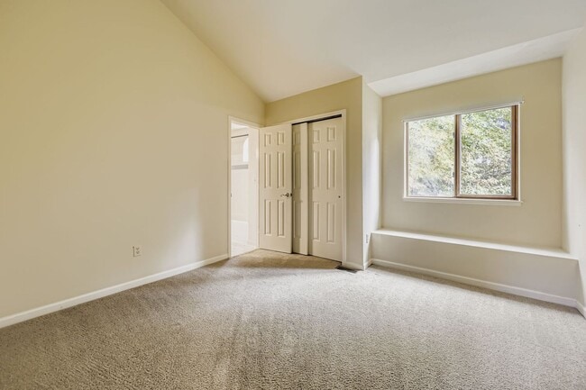 Building Photo - 4854 Franklin Dr