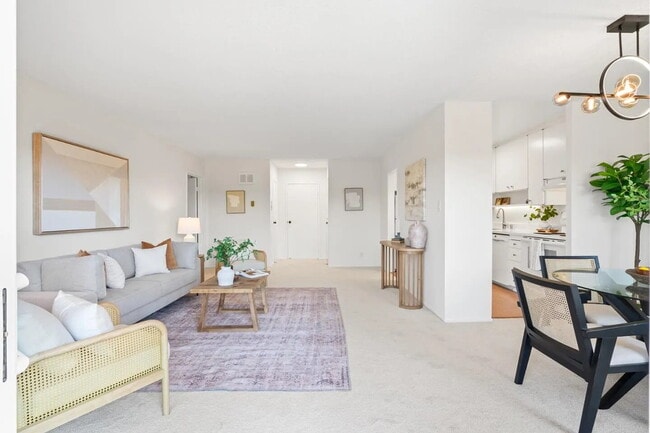 Building Photo - "Chic 1-Bedroom San Mateo Retreat with Mod...