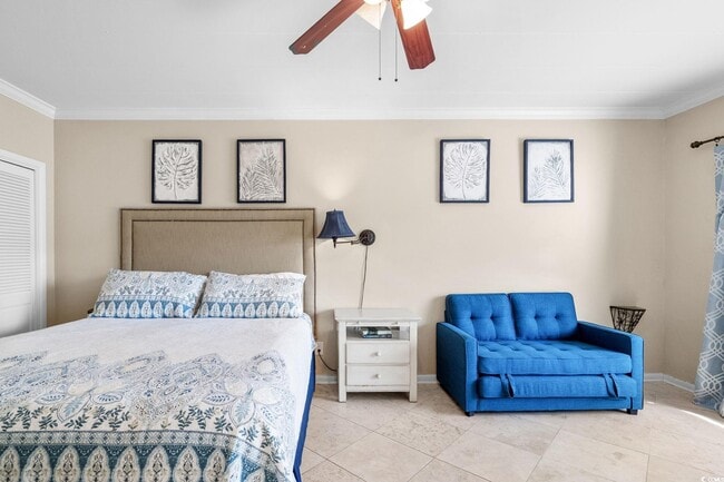 Building Photo - 10100 Lakeshore Dr