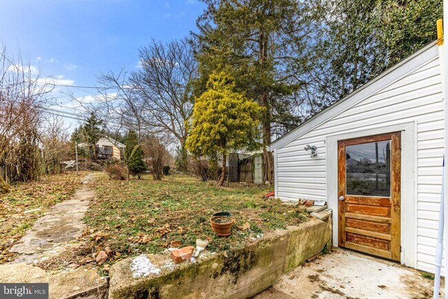 Building Photo - 3110 Main St