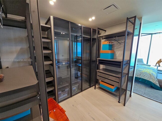 Building Photo - 15701 Collins Ave