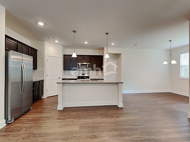 Building Photo - 3102 Esquire Dr