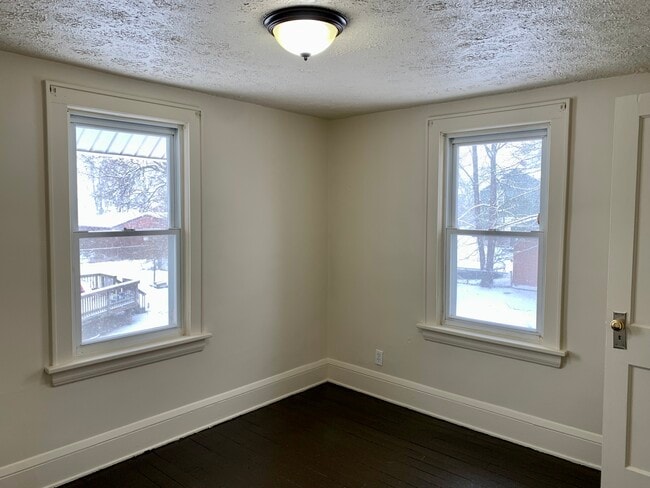 Building Photo - 1221 Girard St