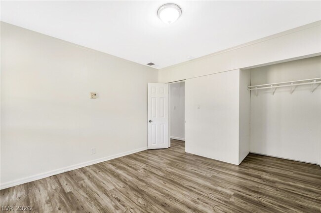 Building Photo - 107 Joshua St