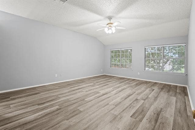Building Photo - 1604 Lincoln Dr