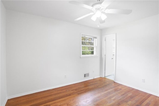 Building Photo - 3075 Stratford Arms Dr