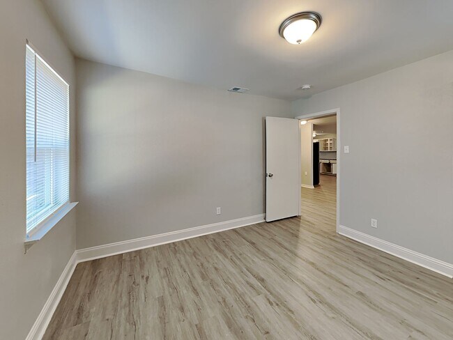 Building Photo - 3BR/2BA Renovated Home in Irving TX | 2-Car Garage, Fenced Yard & Pet-Friendly | Self Tours Avail...