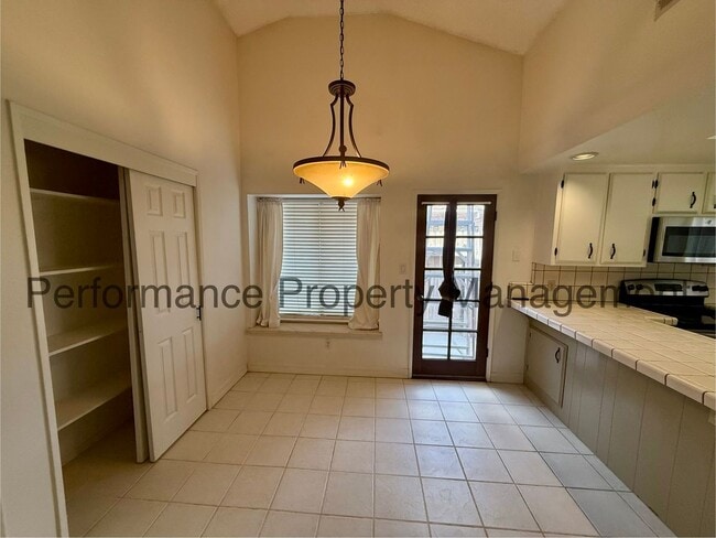 Building Photo - Stunning 3 Bed/2 Bath SW Bakersfield Home w/ RBP & $0 Deposit Option